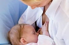 Как правильно мать должна давать ребенку грудь Как правильно мать должна давать ребенку грудь