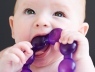 Как успокоить малыша во время прорезывания зубов