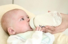 Как и чем кормить ребенка, если у матери нет молока