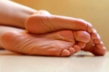 Как сделать свои пяточки шелковистыми